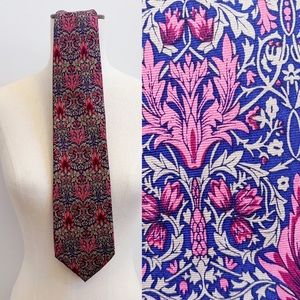 Museum of Arts Pink Navy Paisley Mens Silk Tie